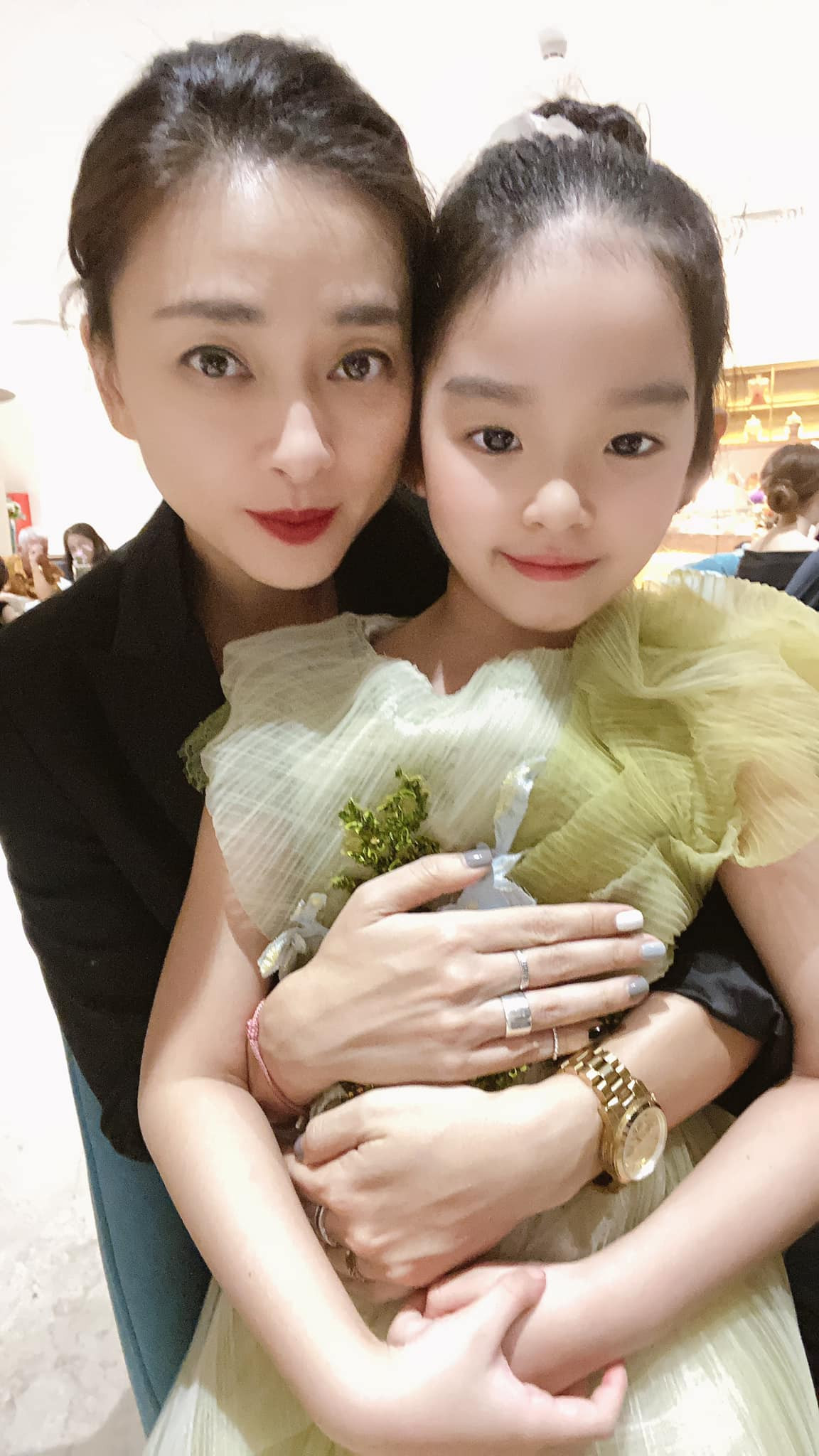 Thủ môn Bùi Tiến Dũng và 'hội chị em' showbiz dự sinh nhật của siêu mẫu Xuân Lan ảnh 3