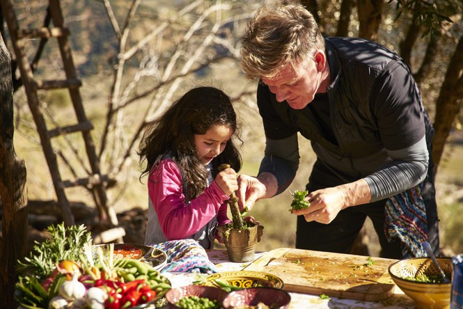 Siêu đầu bếp Gordon Ramsay tìm kiếm bạn đồng hành du lịch vòng quanh thế giới ảnh 3