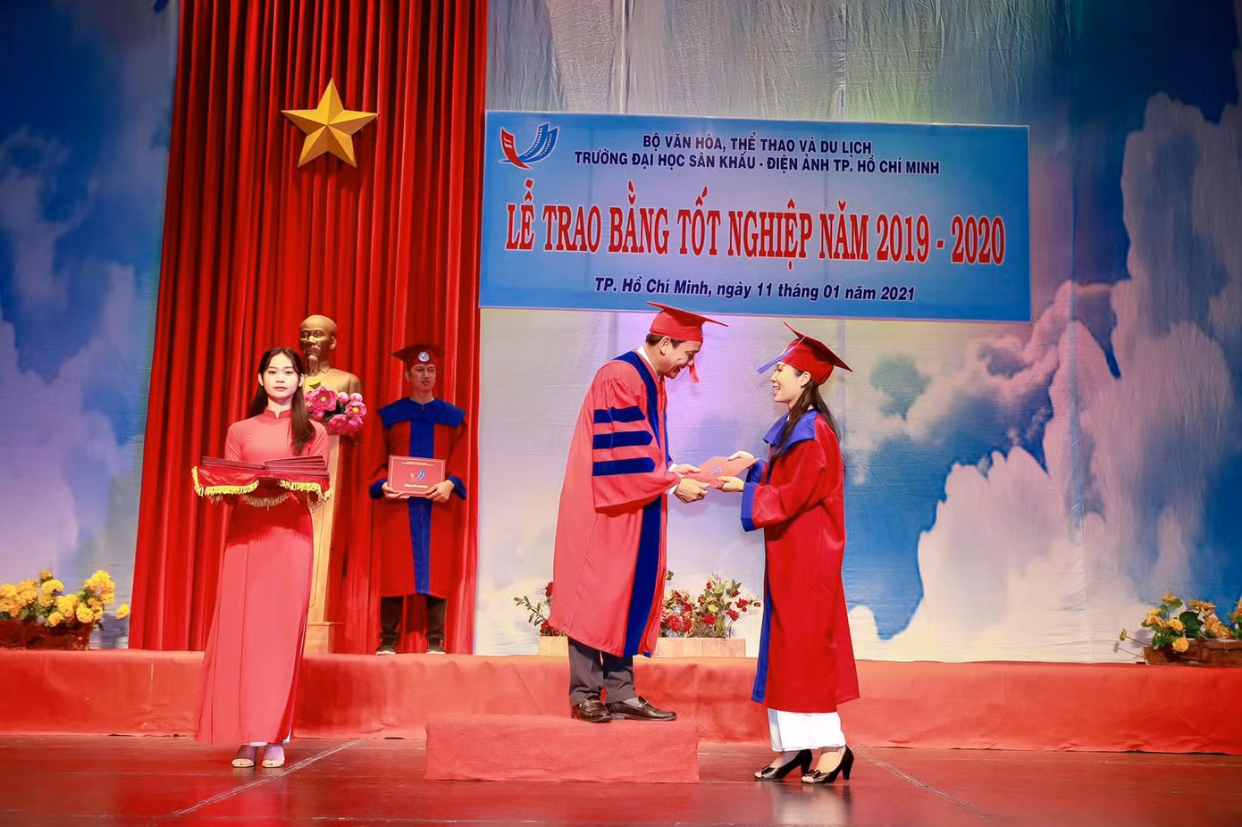 Á hậu Trịnh Kim Chi tốt nghiệp Cử nhân Đại học Sân khấu - Điện ảnh ở tuổi 49 ảnh 2