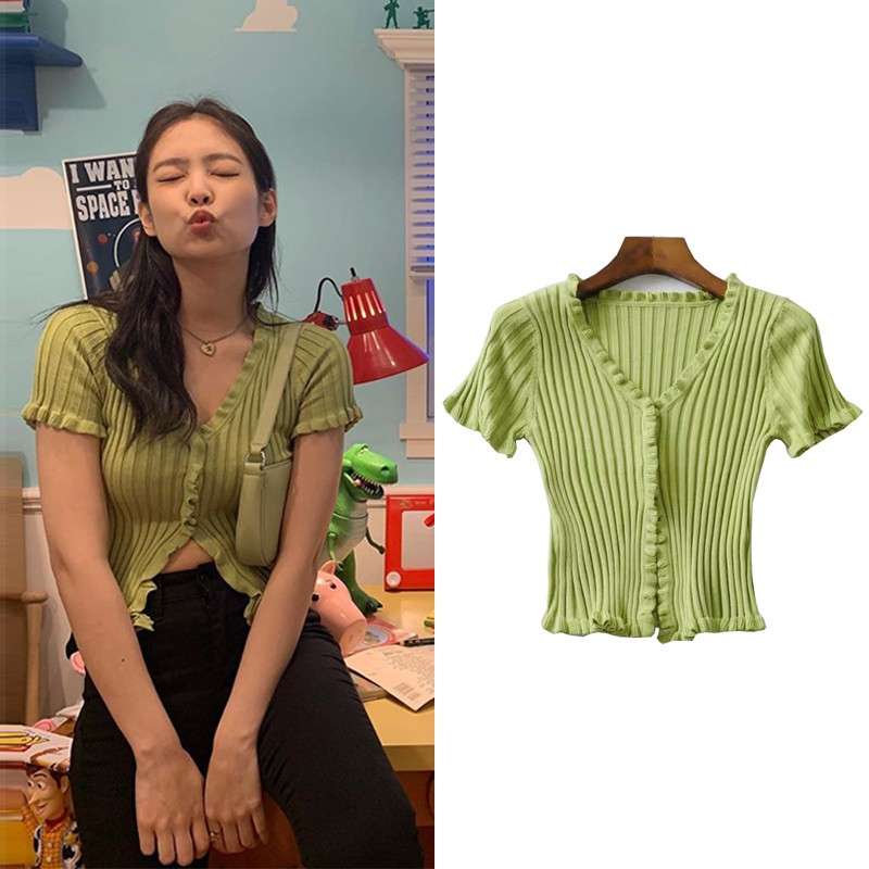 Miranda Kerr đẹp hút hồn trong chiếc croptop 'cộp mác' Jennie (BLACKPINK) ảnh 1