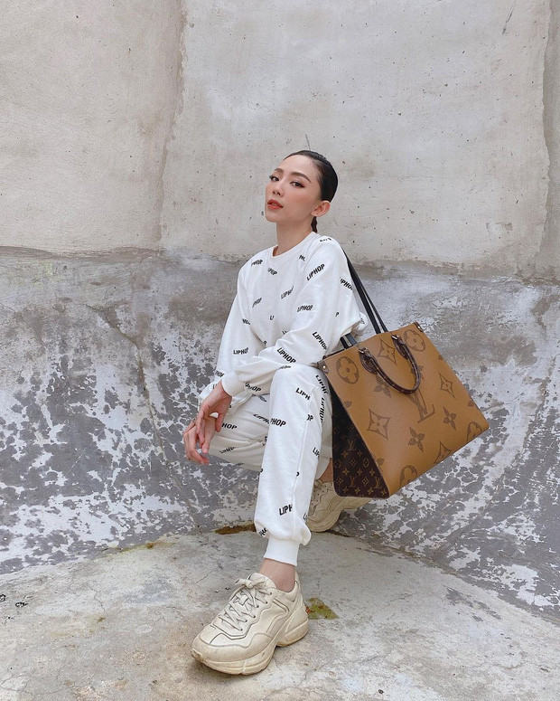 Tóc Tiên khoe street style với túi hiệu, Quỳnh Anh Shyn - Khánh Linh 'đụng hàng' ảnh 1