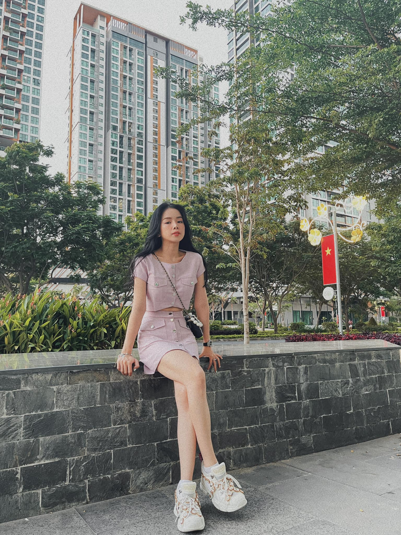 Hiền Thục trẻ trung như gái đôi mươi, Khánh Linh gây sốt với mái tóc 'Tiểu Yến Tử' ảnh 7