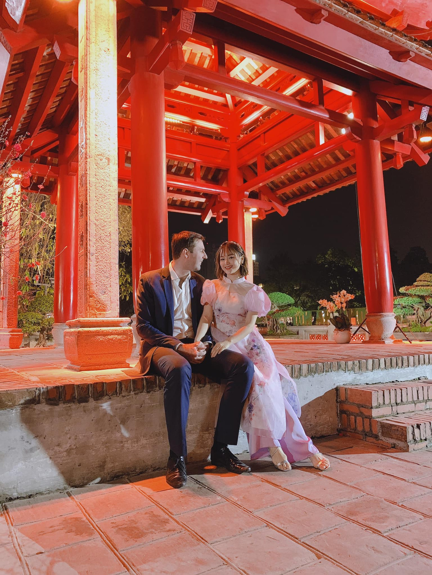 Thiều Bảo Trâm bên gia đình đón Tết, Minh Vương có giao thừa đặc biệt trong khu cách ly ảnh 2