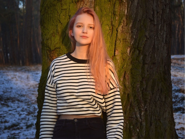 Sắc vóc xinh đẹp như búp bê của hotgirl Ukraine ảnh 1