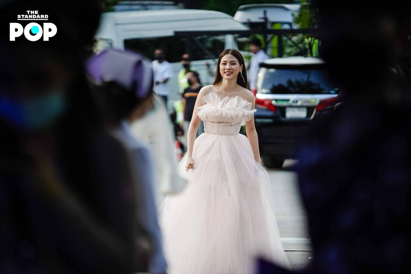 Mỹ nhân 'Chiếc lá cuốn bay' đẹp tựa nữ thần trong đêm trao giải 'Oscar Thái Lan' ảnh 2