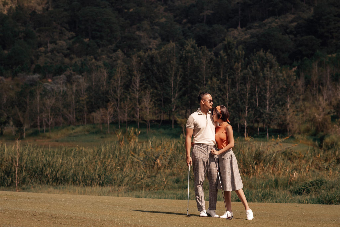 BTV Thu Hoài khoe ảnh tình tứ bên bạn trai tại sân golf ảnh 4