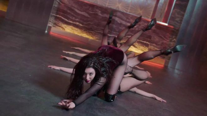 Vũ đạo gợi dục gây tranh cãi của nữ idol đình đám xứ Hàn ảnh 2