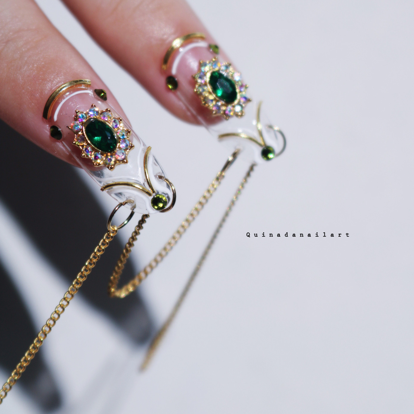 Nghệ sĩ vẽ móng Việt Nam từng được lên báo Anh, hợp tác với nhiều sao nổi tiếng ảnh 5