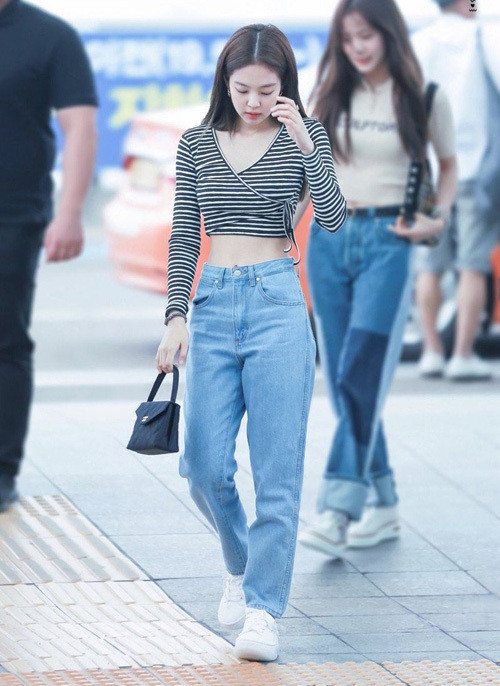 Học các nữ idol xứ Hàn cách mix đồ 'sương sương' chào thu ảnh 2