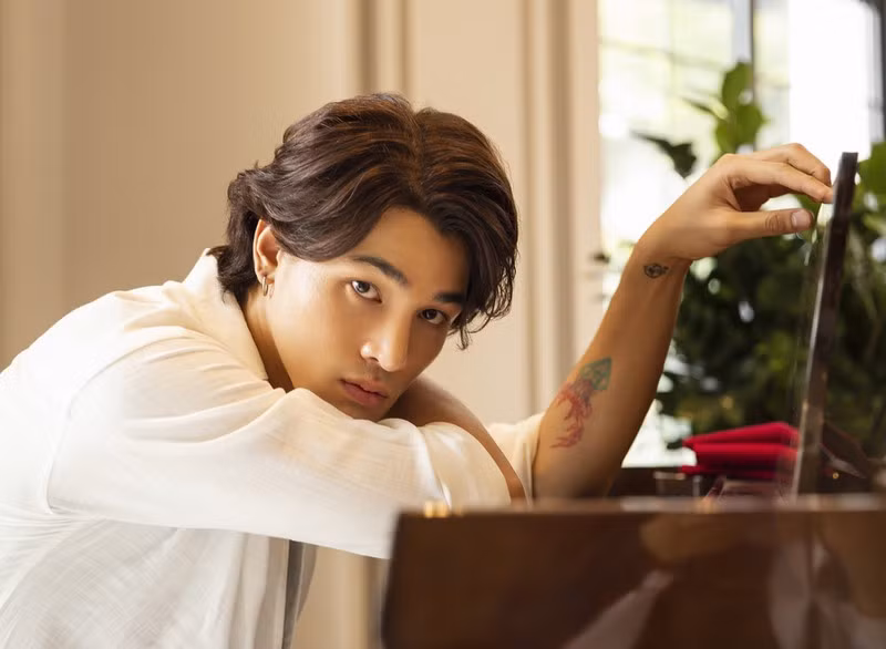 Hotboy 1m86 gây sốt với vẻ ngoài lãng tử trong 'Gái già lắm chiêu' ảnh 1