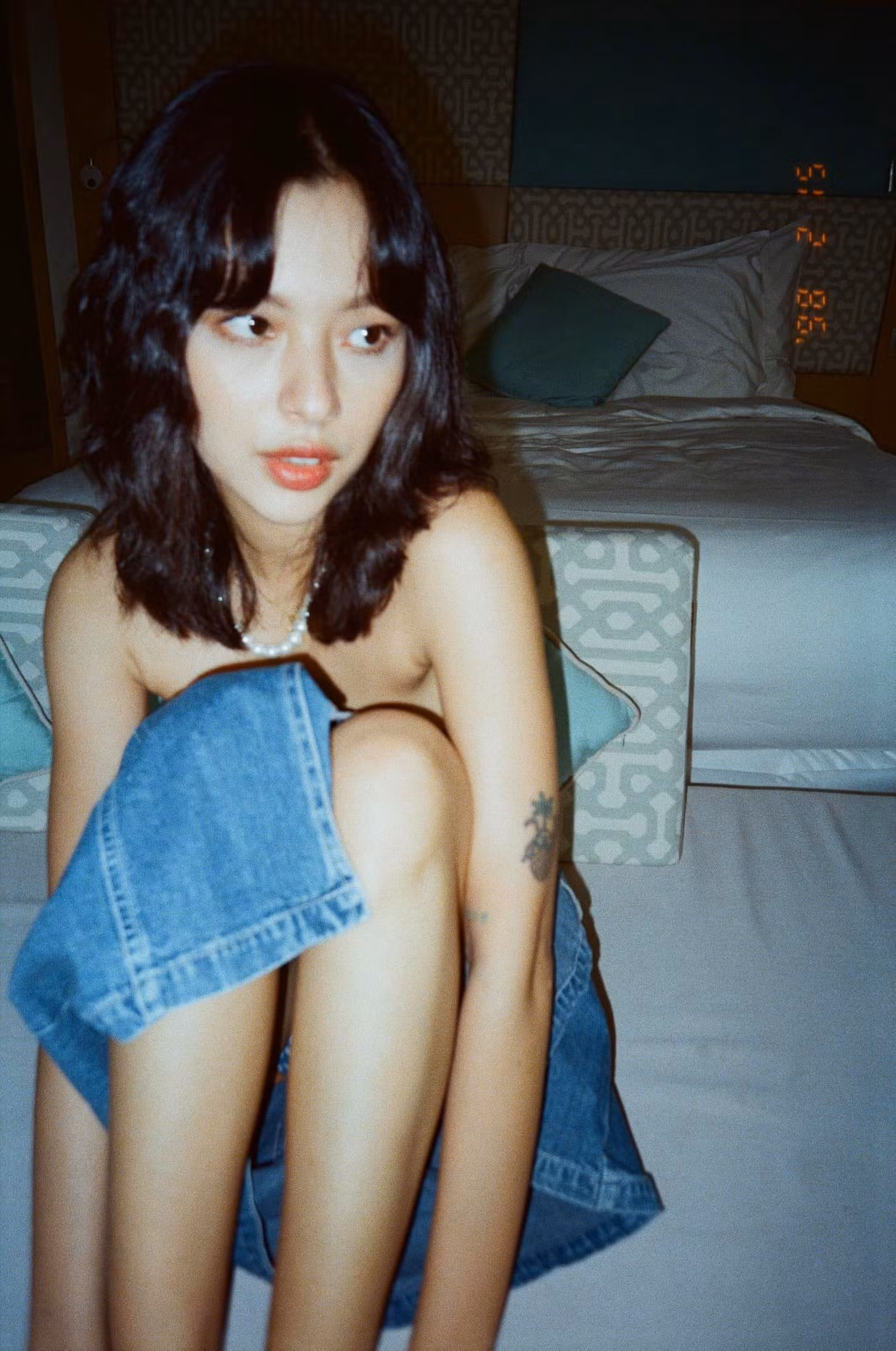 Quán quân The Face Tú Hảo tung ảnh bán nude táo bạo ảnh 2