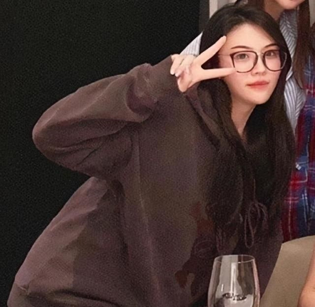 Hé lộ hội bạn thân 'trâm anh thế phiệt' của Angela Baby ảnh 5