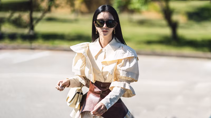 Seo Ye Ji 'Điên thì có sao' đụng hàng Dương Mịch, hoa đán Trung Quốc phải chịu lép vế ảnh 1