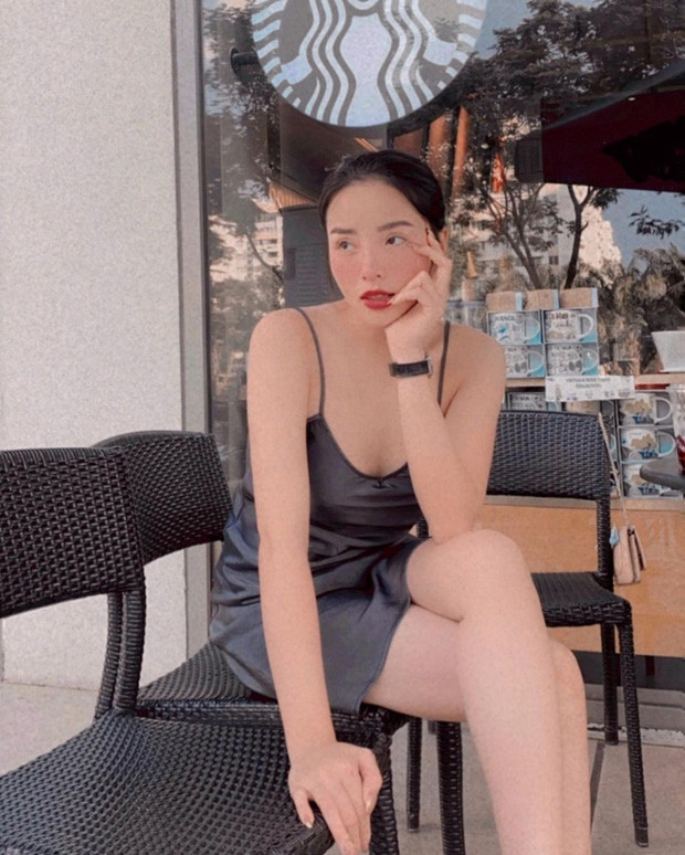 Hai nàng hậu Tiểu Vy, Kỳ Duyên 'đọ dáng' với váy đen bó sát ảnh 2