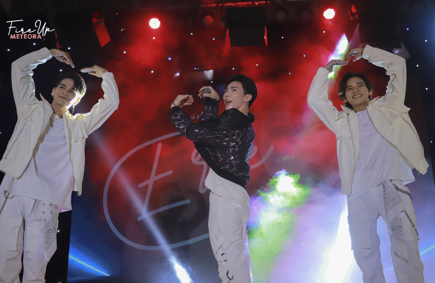 Erik cháy hết mình tại đêm nhạc hội chào tân sinh viên trường báo ảnh 4