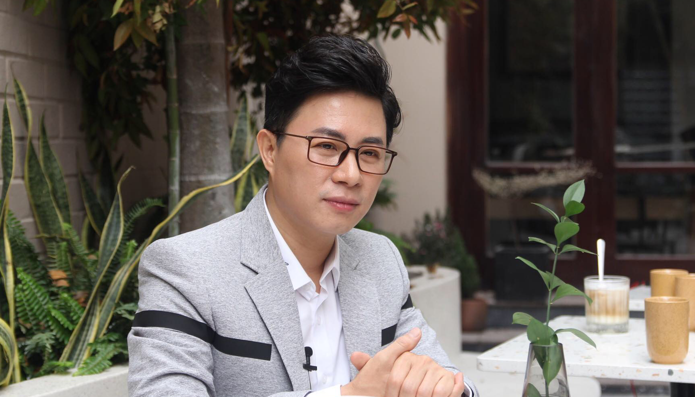 MC Lê Anh tiết lộ bà xã kém 10 tuổi đang mang bầu ảnh 1