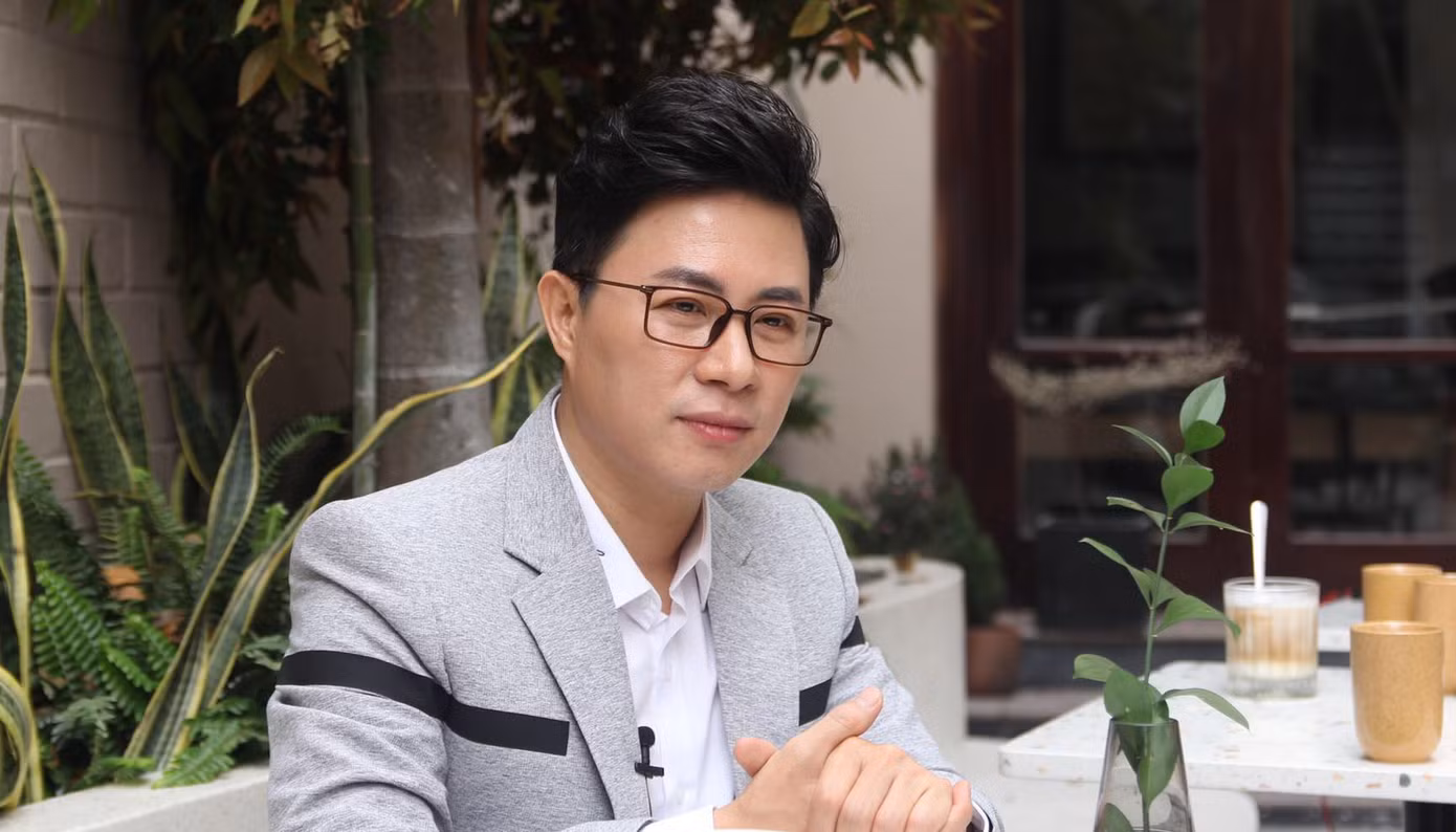 MC Lê Anh tiết lộ bà xã kém 10 tuổi đang mang bầu ảnh 1