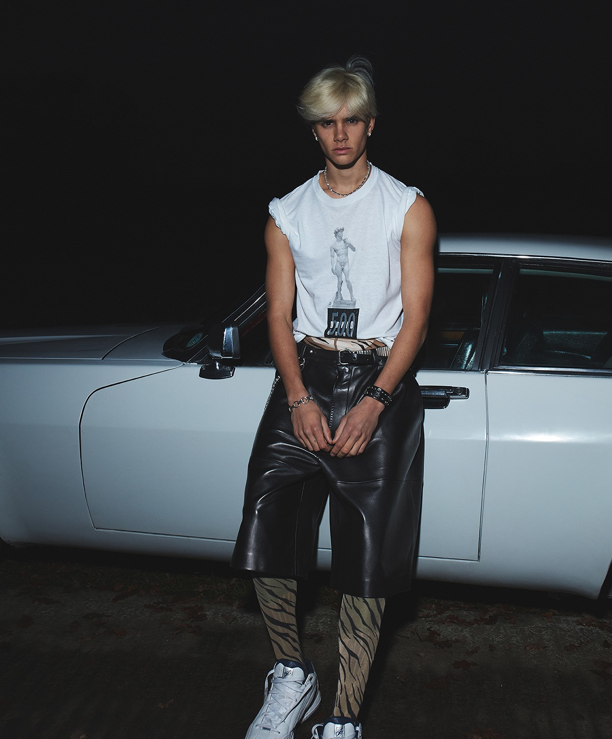 Quý tử thứ hai nhà Beckham lần đầu lên bìa tạp chí ảnh 4