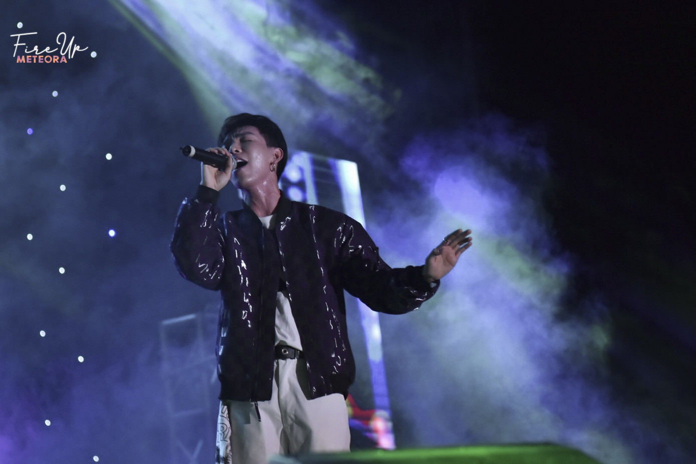 Erik cháy hết mình tại đêm nhạc hội chào tân sinh viên trường báo ảnh 3