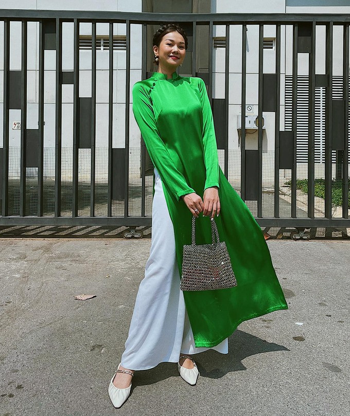 Sao Việt xúng xính áo dài đủ kiểu dáng, màu sắc đẹp ngất ngây đón Tết ảnh 5