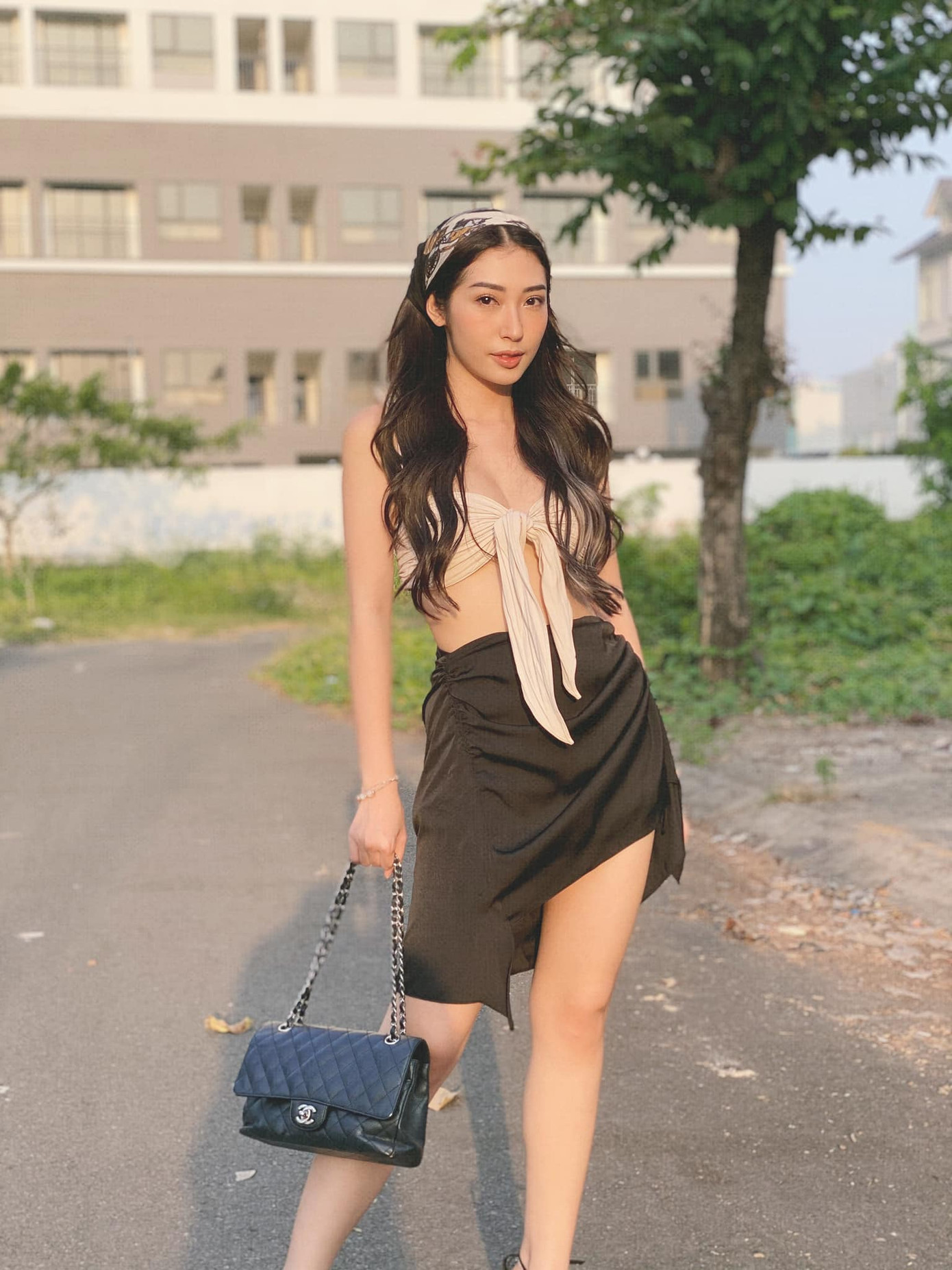 Hiền Thục trẻ trung như gái đôi mươi, Khánh Linh gây sốt với mái tóc 'Tiểu Yến Tử' ảnh 10