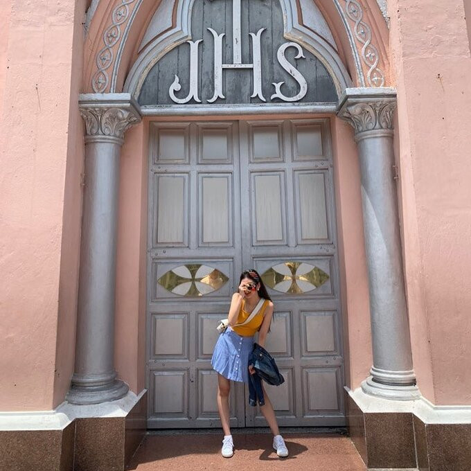 Nữ thần tượng KPop khoe bộ ảnh du lịch tại Đà Nẵng khiến fan Việt thích thú ảnh 3