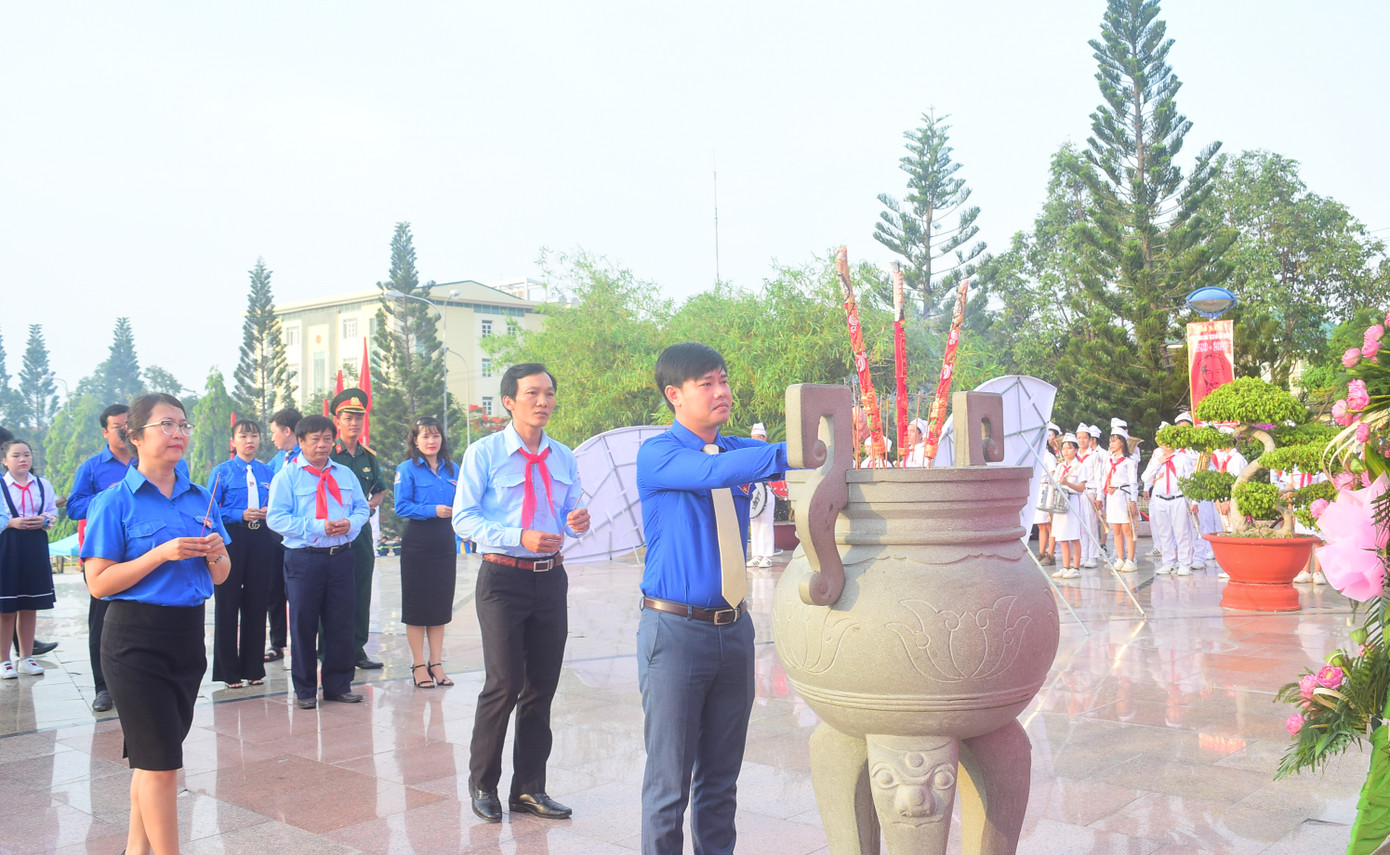 Khánh Hòa tuyên dương 130 đội viên tiêu biểu làm theo 5 điều Bác dạy ảnh 1