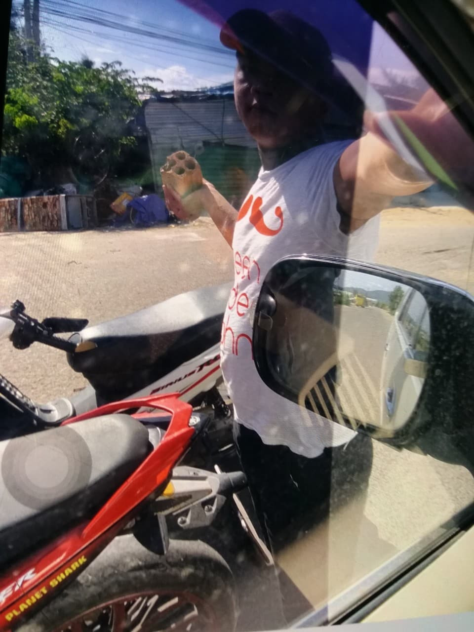 Báo Văn Hoá đề nghị xử lý nhóm đối tượng đập xe, đe dọa phóng viên ảnh 2