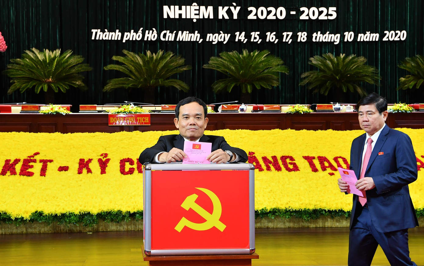 Đại hội Đảng bộ TPHCM đã bầu 61 Thành ủy viên khóa XI ảnh 2
