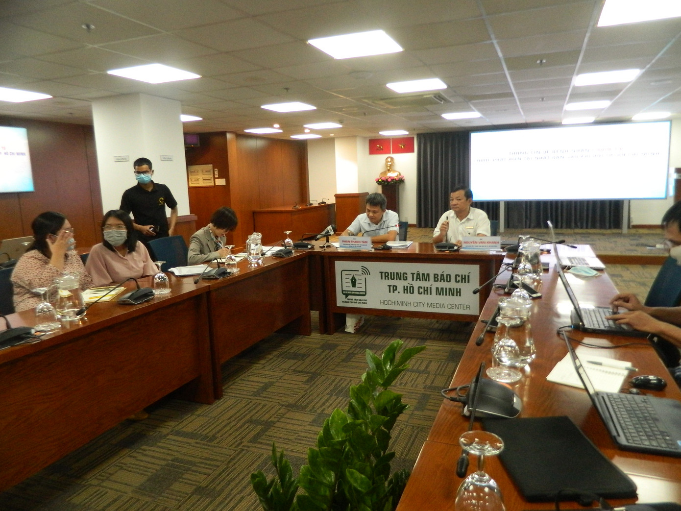 TP.HCM thông báo kết quả xét nghiệm người tiếp xúc chuyên gia Hàn Quốc mắc COVID-19 ảnh 1