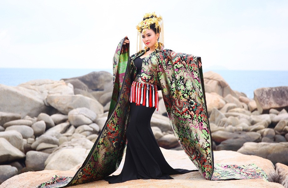 Lady Phương Thuỳ tái xuất với MV tiền tỷ chào mừng ngày Phụ nữ Việt Nam ảnh 2