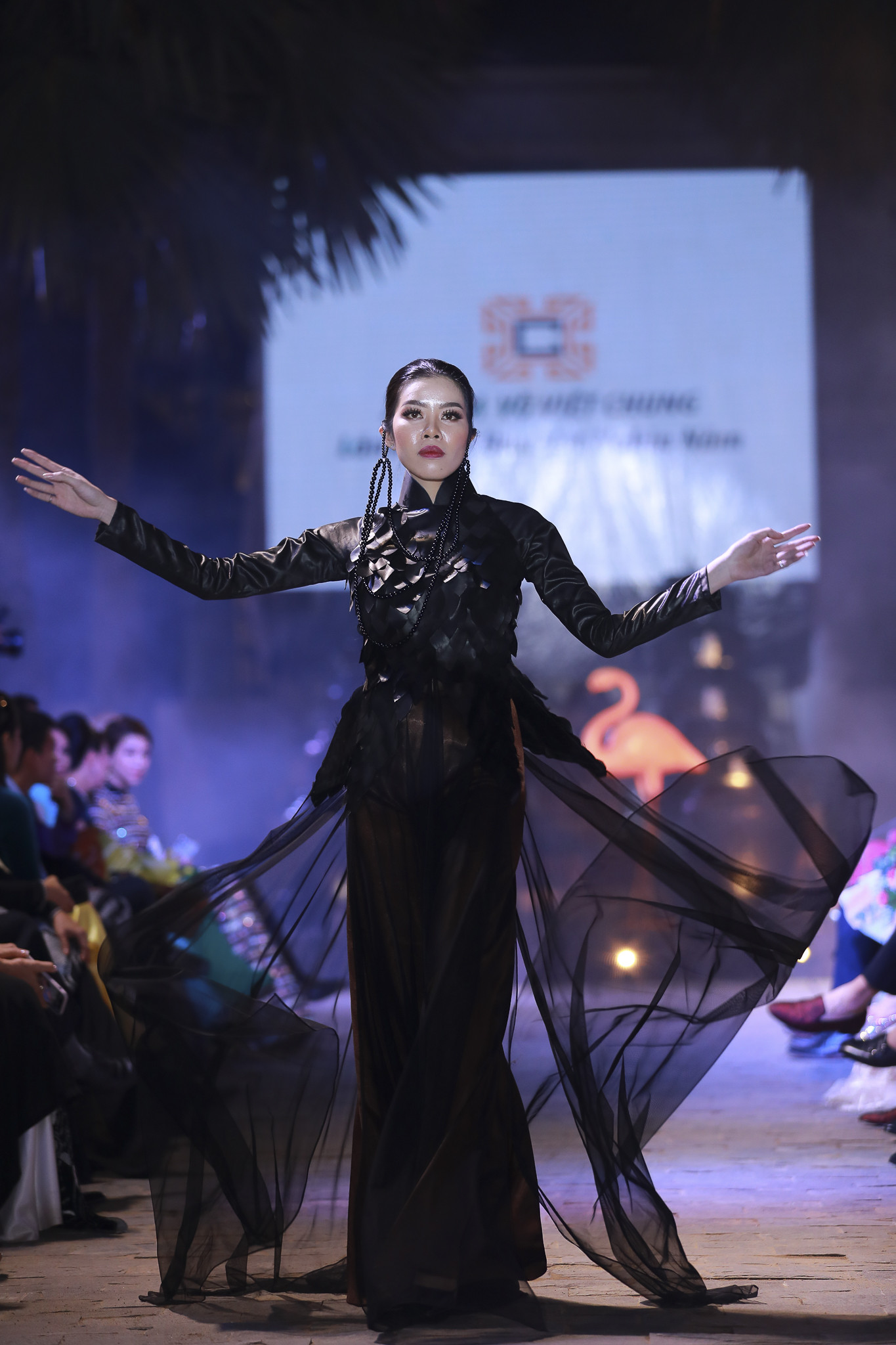 Hàng trăm nghệ sỹ tham gia giới thiệu các bộ sưu tập từ lụa Lãnh Mỹ A ảnh 6