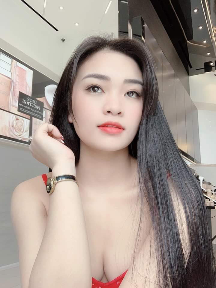 Nhan sắc 'không phải dạng vừa' của cô gái được cho là người yêu Lý Hùng ảnh 3