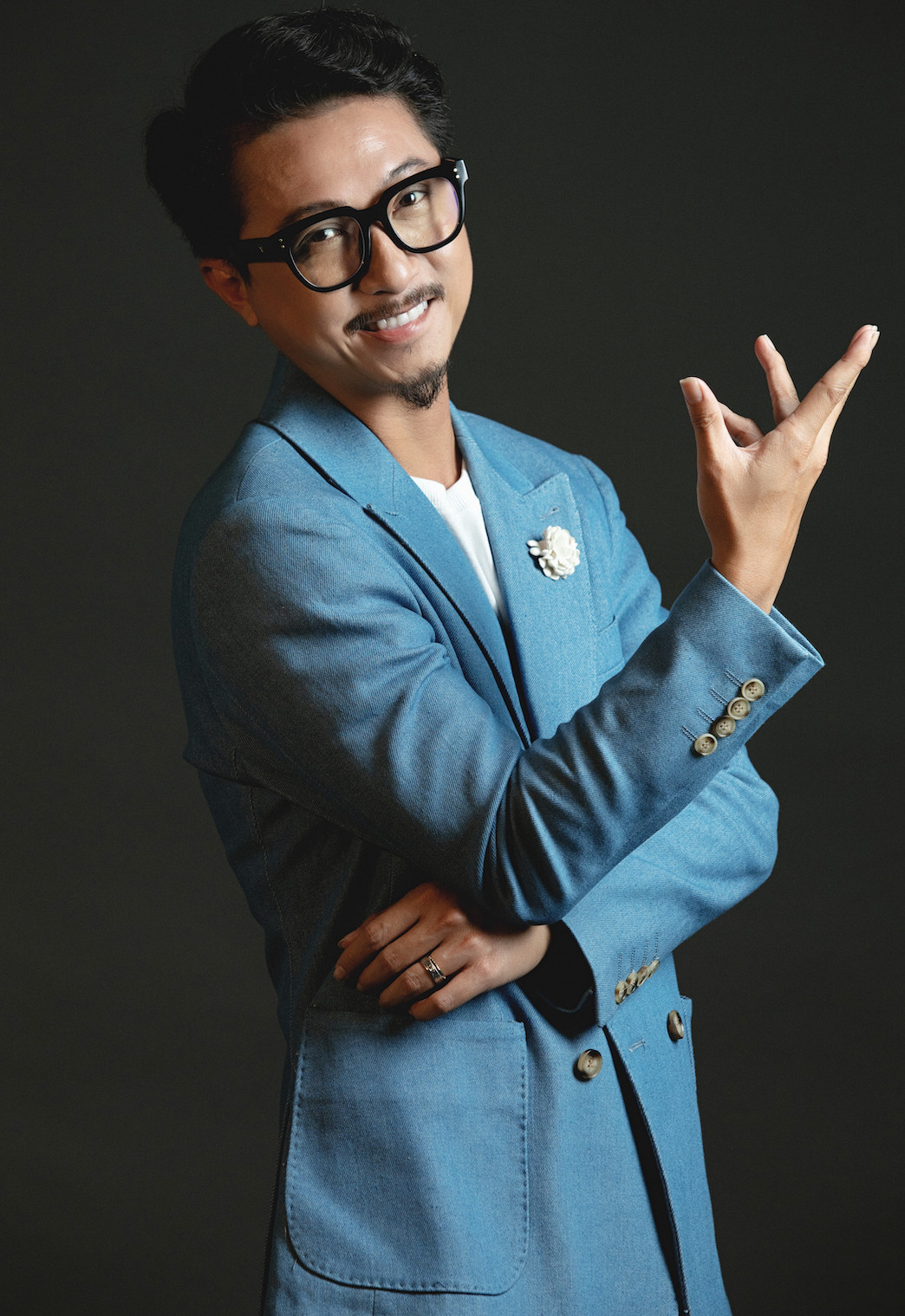 Chồng Lâm Vỹ Dạ quyết 'đua' cho bằng vợ ảnh 2