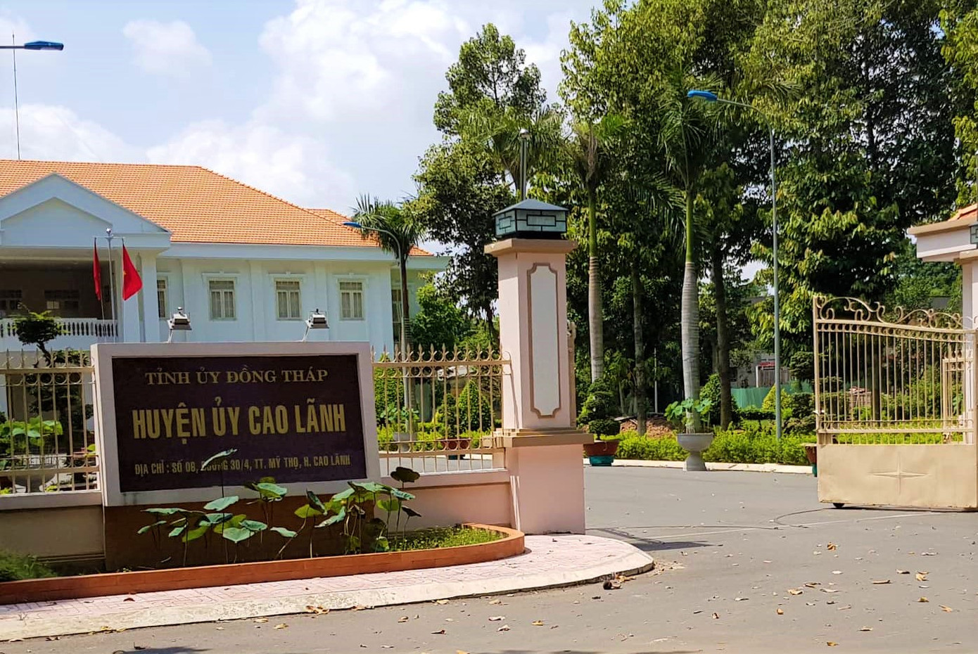 Tin mới vụ nguyên Chánh văn phòng huyện ủy bị tố 'vụng trộm' với vợ bảo vệ ảnh 1