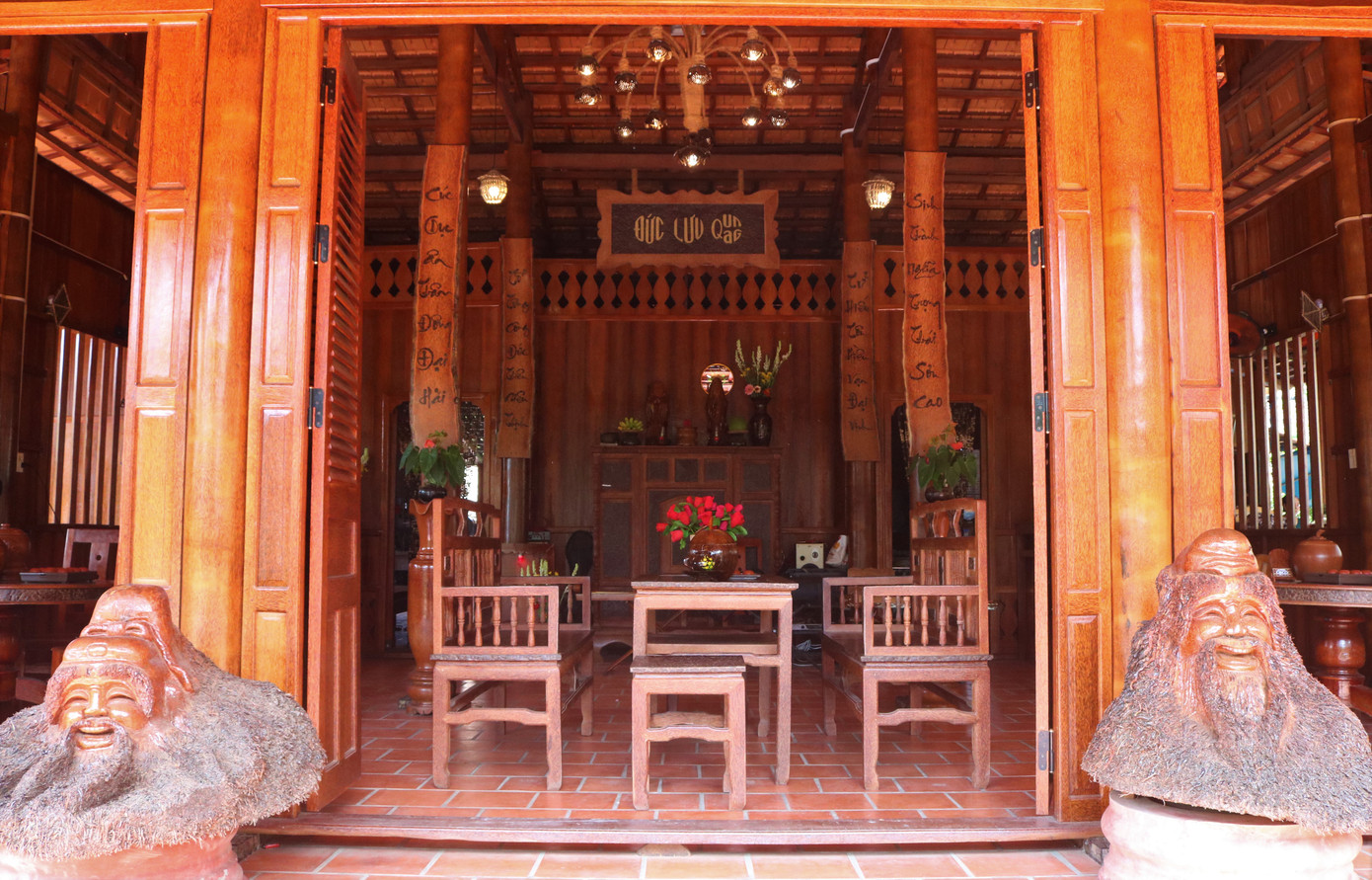 Độc đáo căn nhà xưa Nam bộ làm hoàn toàn bằng gỗ dừa ảnh 3