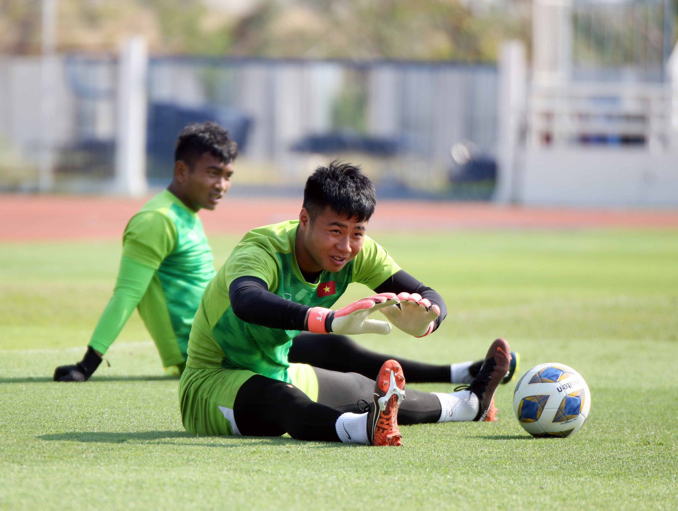 U23 Việt Nam đội nắng rèn quân tại Buriram ảnh 4