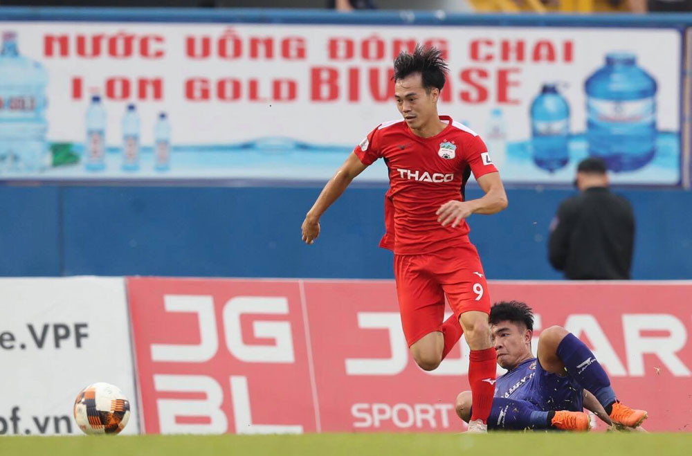 Bầu Đức giải thích lý do gây sốc khi chiêu mộ Anh Đức về HAGL ảnh 1