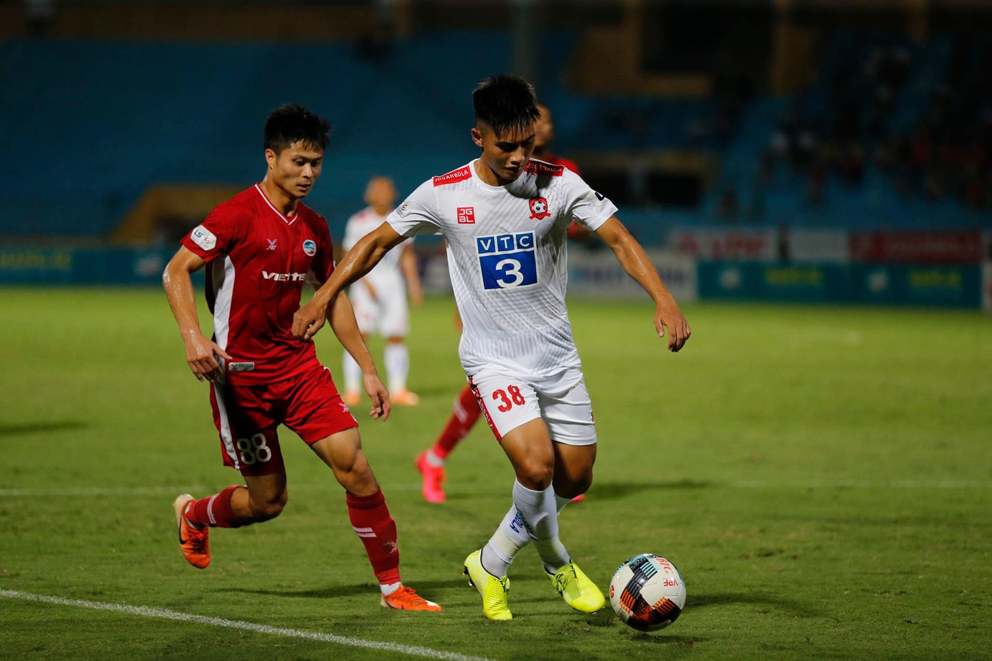 Viettel nhấn chìm Hải Phòng trên sân Hàng Đẫy ảnh 1