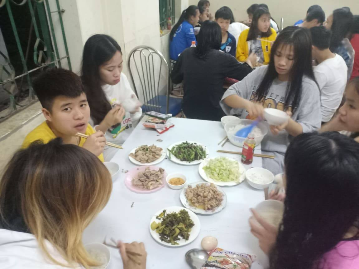 Khó khăn có nguy cơ giải tán, đội bóng đá nữ Sơn La được giải cứu? ảnh 1