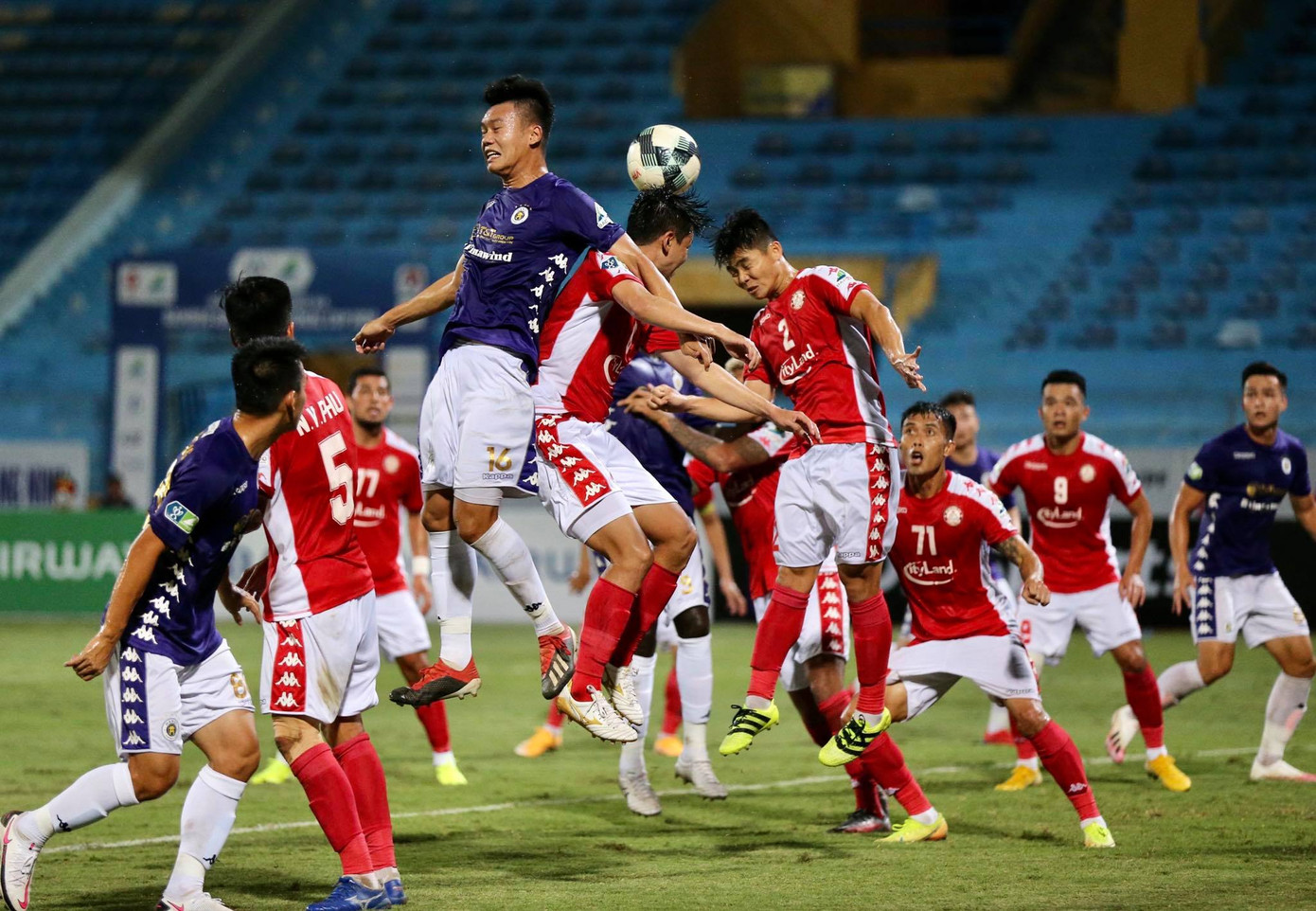  Văn Quyết lập 'hat-trick' đưa CLB Hà Nội vào chung kết cúp Quốc gia ảnh 1