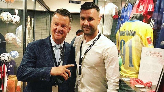  Người môi giới làm lộ bí mật thương vụ sang Heereveen của Văn Hậu? ảnh 1