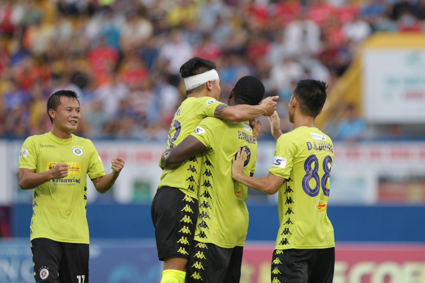 Quang Hải mờ nhạt, CLB Hà Nội thắng Bình Dương nhờ ngoại binh ảnh 1