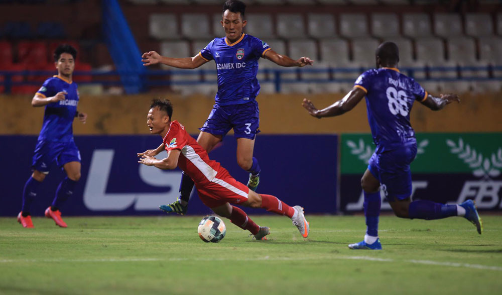 Bùi Tiến Dũng ghi bàn, HLV Park Hang Seo ngỡ ngàng ảnh 1