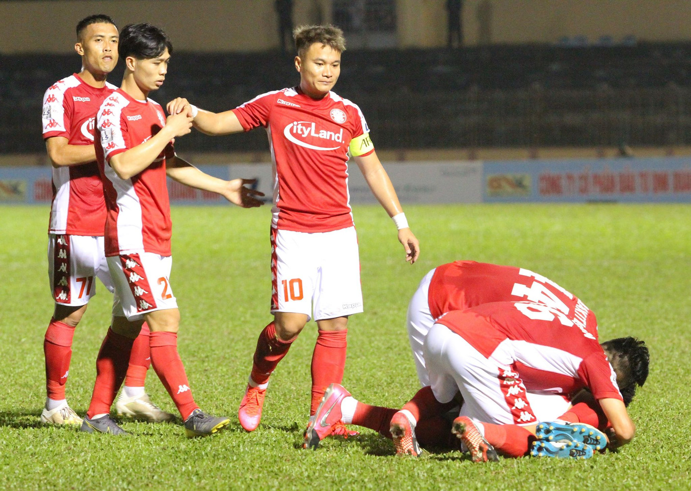 TPHCM thắng trận, ông Chung Hae Seong khen Công Phượng ảnh 1