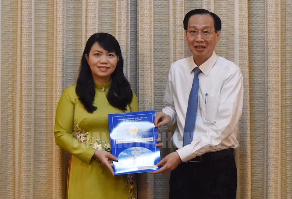 Trưởng Ban Tuyên giáo Quận 8 giữ chức Phó Chánh Văn phòng TPHCM ảnh 1