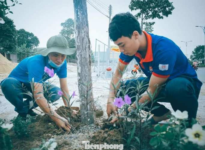 Tuổi trẻ Bình Dương ‘tô sắc’ đường phố dịp cuối tuần ảnh 9