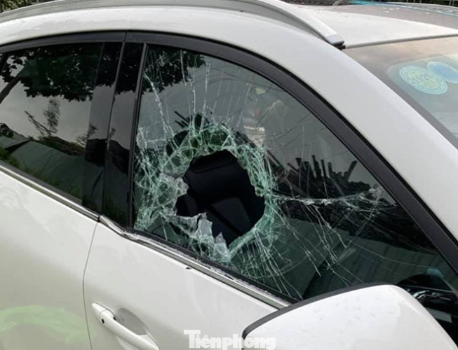 Truy tìm nghi phạm đập kính ô tô trộm tiền tỷ ở Bình Dương ảnh 1