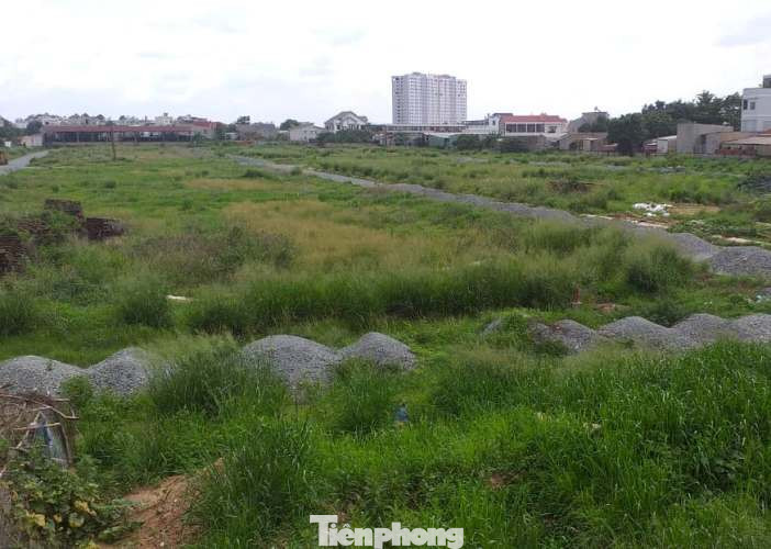 Khách hàng điêu đứng vì loạt dự án BĐS ở Bình Dương giao dịch mập mờ ảnh 3