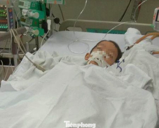 Bình Phước họp khẩn vụ bé 7 tuổi nguy kịch khi mổ tháo đinh ở tay ảnh 1